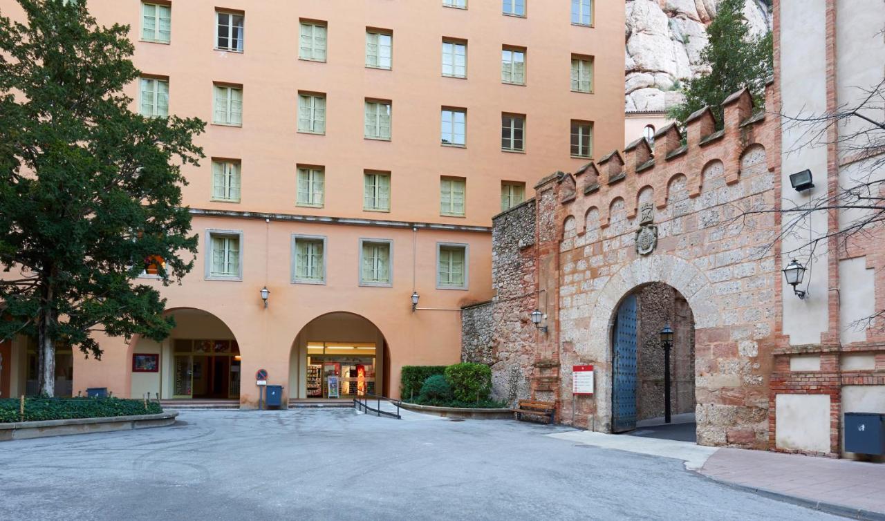 Apartamentos Montserrat Abat Marcet Exterior photo