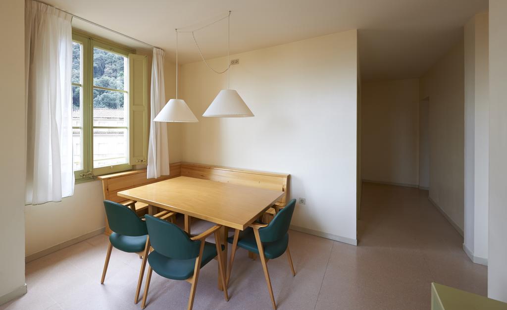 Apartamentos Montserrat Abat Marcet Room photo