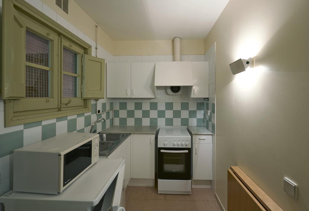 Apartamentos Montserrat Abat Marcet Room photo