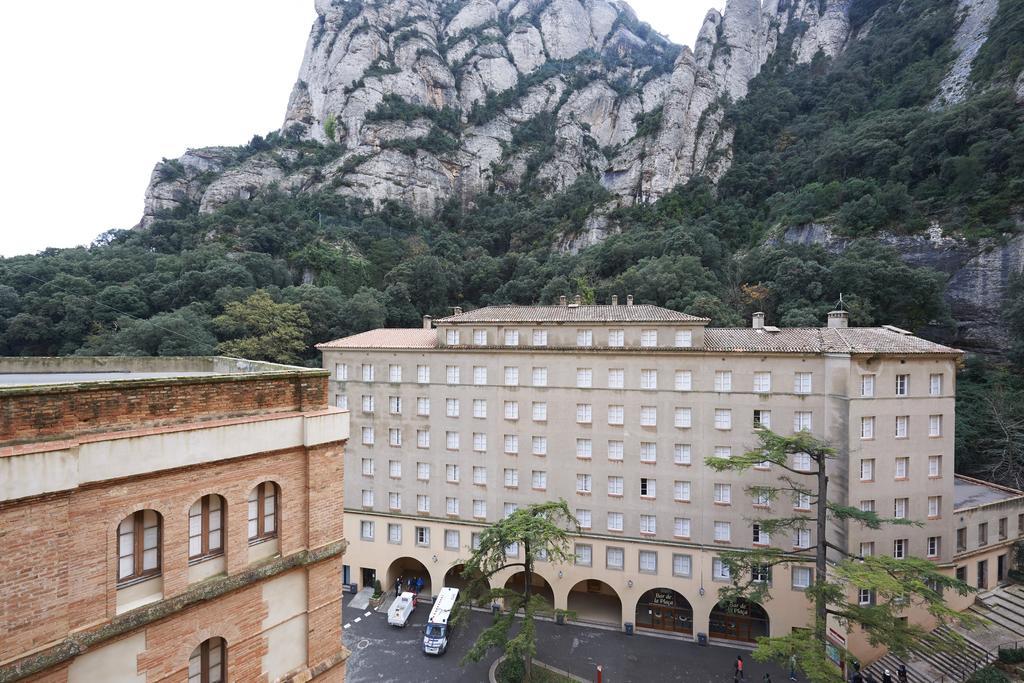 Apartamentos Montserrat Abat Marcet Exterior photo