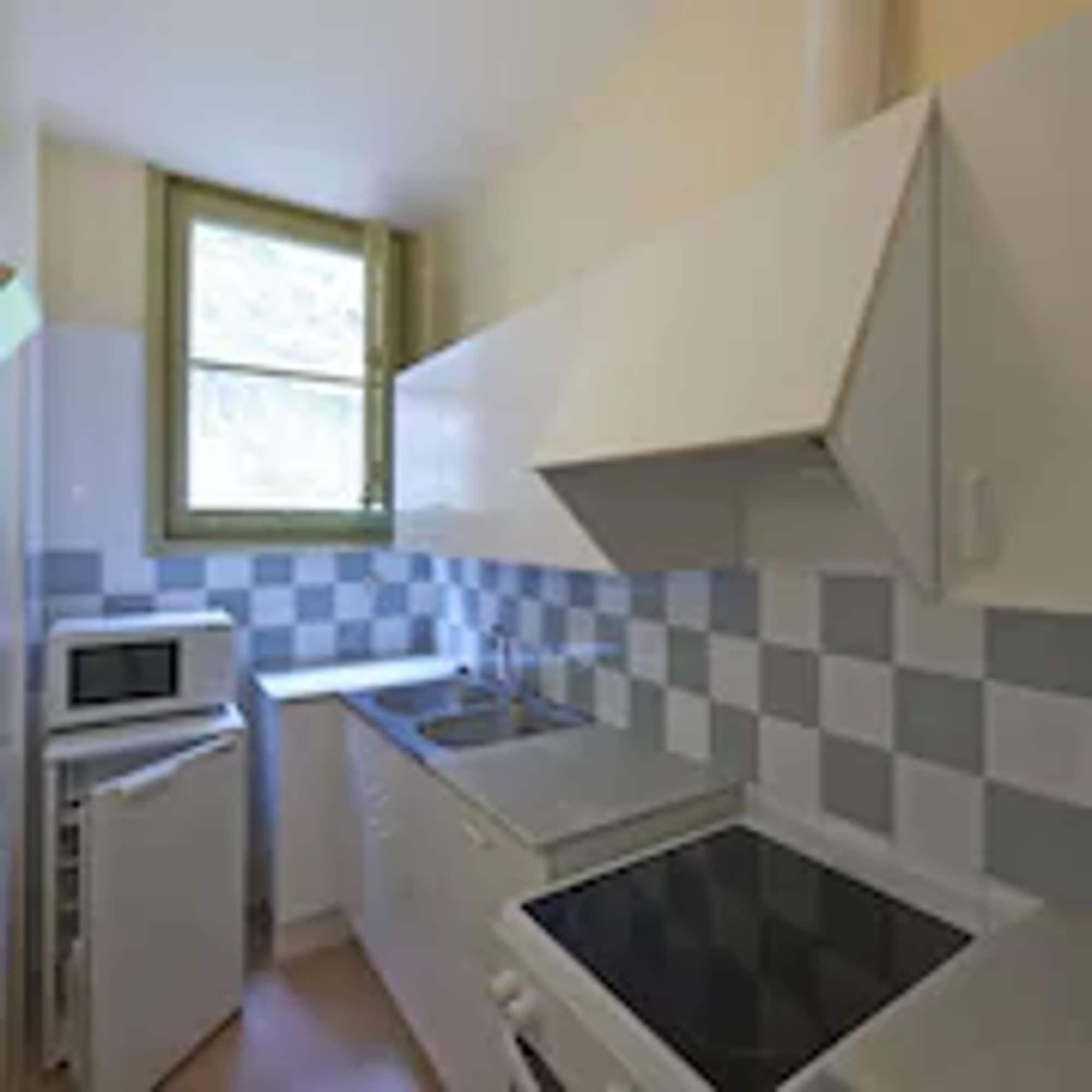Apartamentos Montserrat Abat Marcet Exterior photo